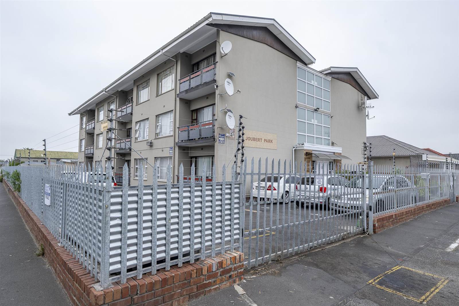1 Bed Apartment in Parow Valley photo number 1