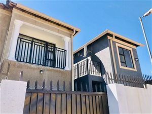 4 Bed House in Naledi