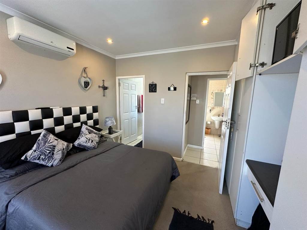 3 Bed Townhouse in Parsons Vlei photo number 25