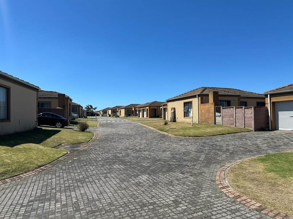 3 Bed Townhouse in Parsons Vlei photo number 6