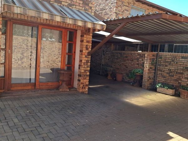 3 Bedroom Duplex 3 Bedroom Duplex