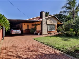 4 Bed House in Eloffsdal