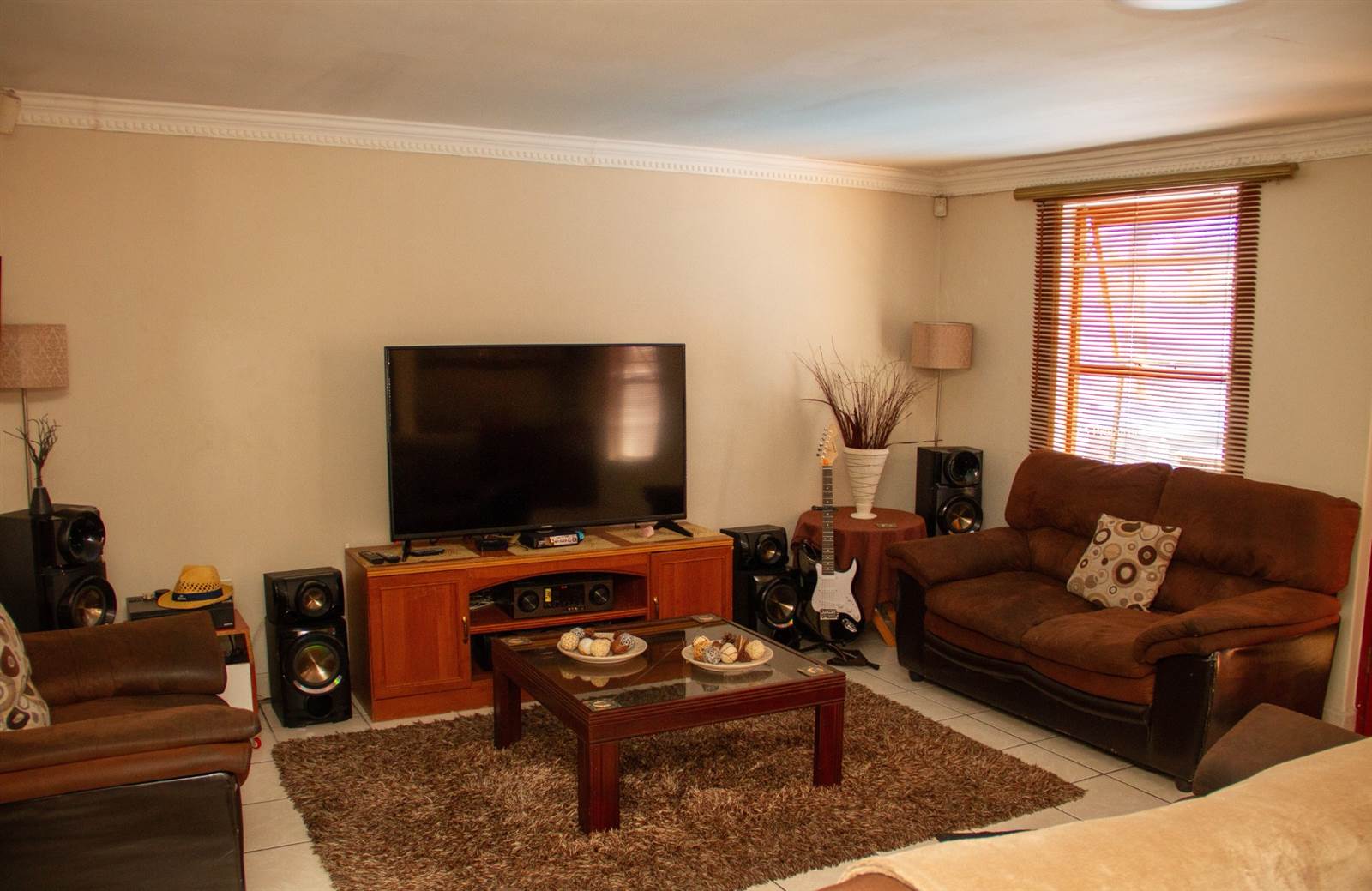 4 Bed House in Edgemead photo number 3