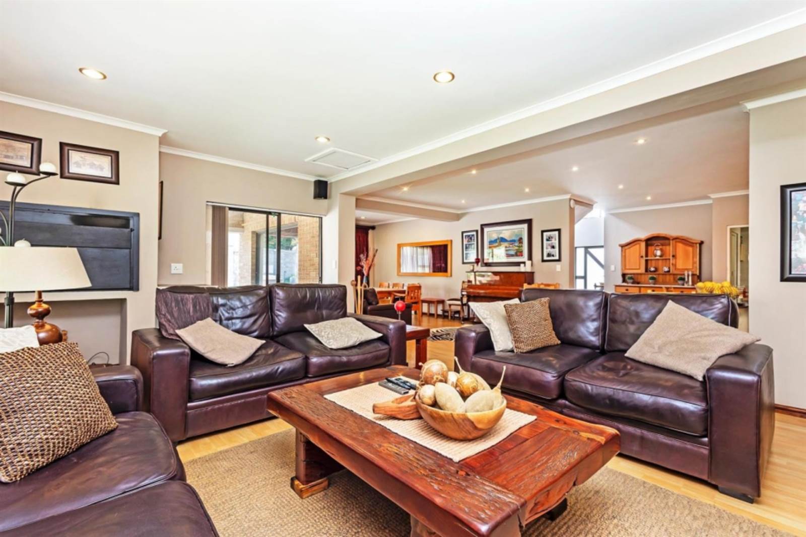 5 Bed House in Kleinbron Estate photo number 2