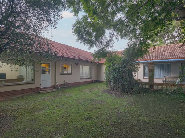 5 Bedroom House 5 Bedroom House