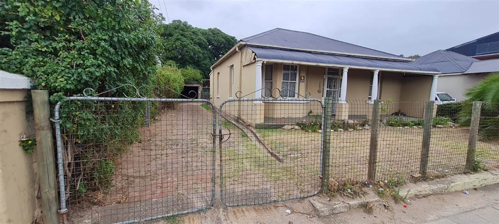 3 Bed House in Uitenhage Central photo number 15