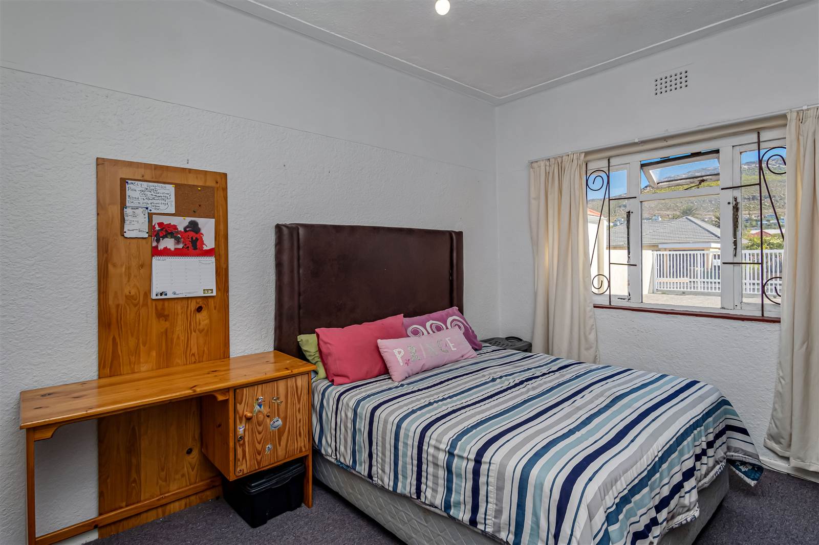 2 Bed Apartment in Fish Hoek photo number 11