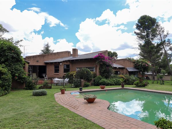 8 565 m² Smallholding 8 565 m² Smallholding