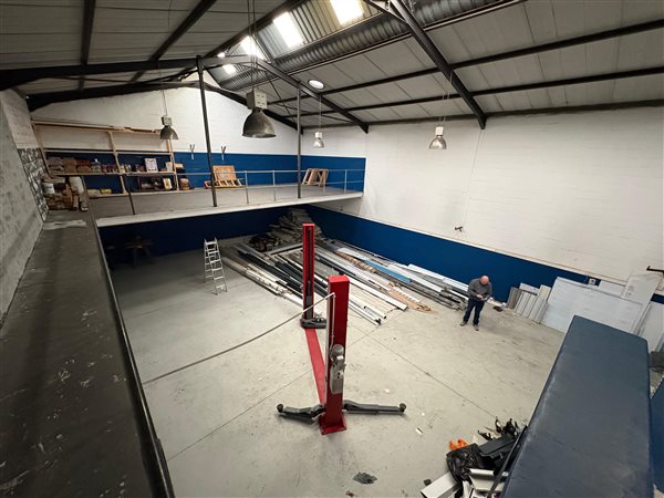 290 m² Industrial space 290 m² Industrial space