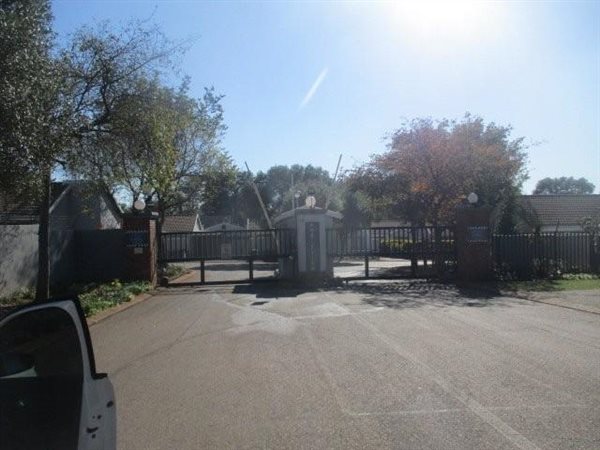 3 Bedroom Townhouse 3 Bedroom Townhouse