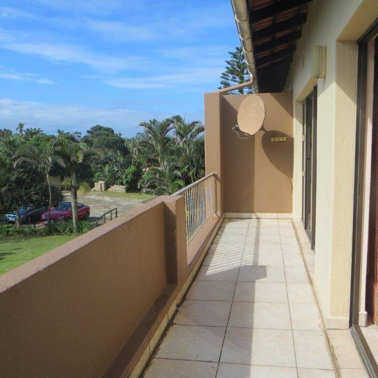 2 Bed Apartment in Palm Beach photo number 12