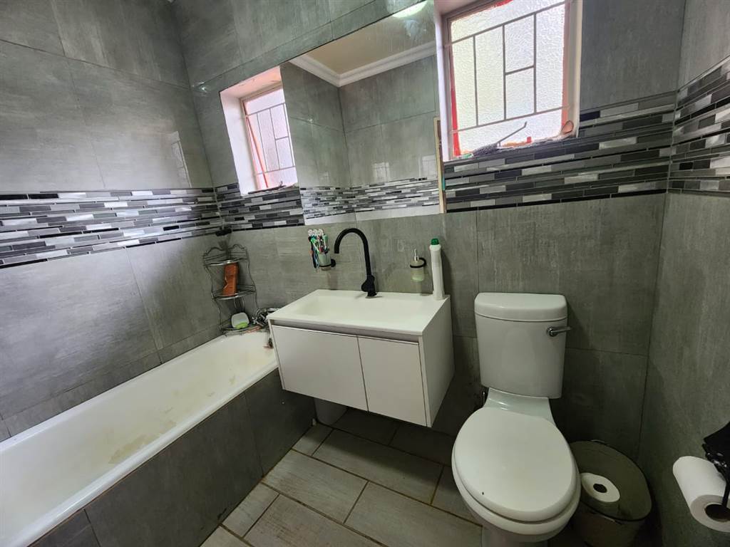 3 Bed House in Thabazimbi photo number 14