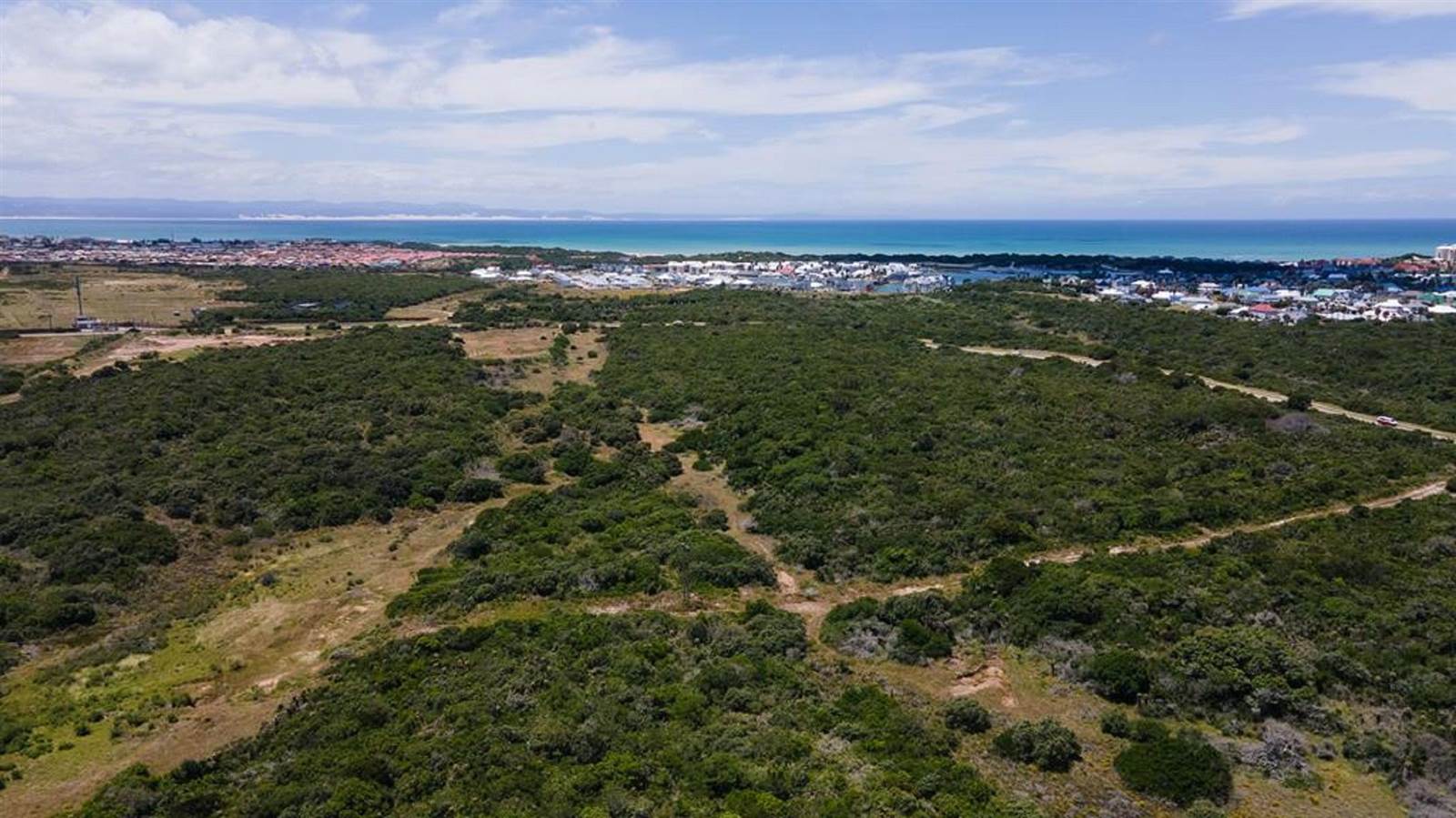 39.5 ha Land available in Aston Bay photo number 4