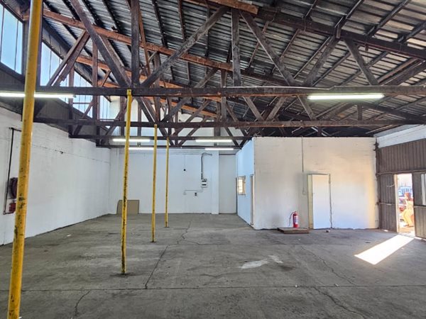 219  m² Industrial space