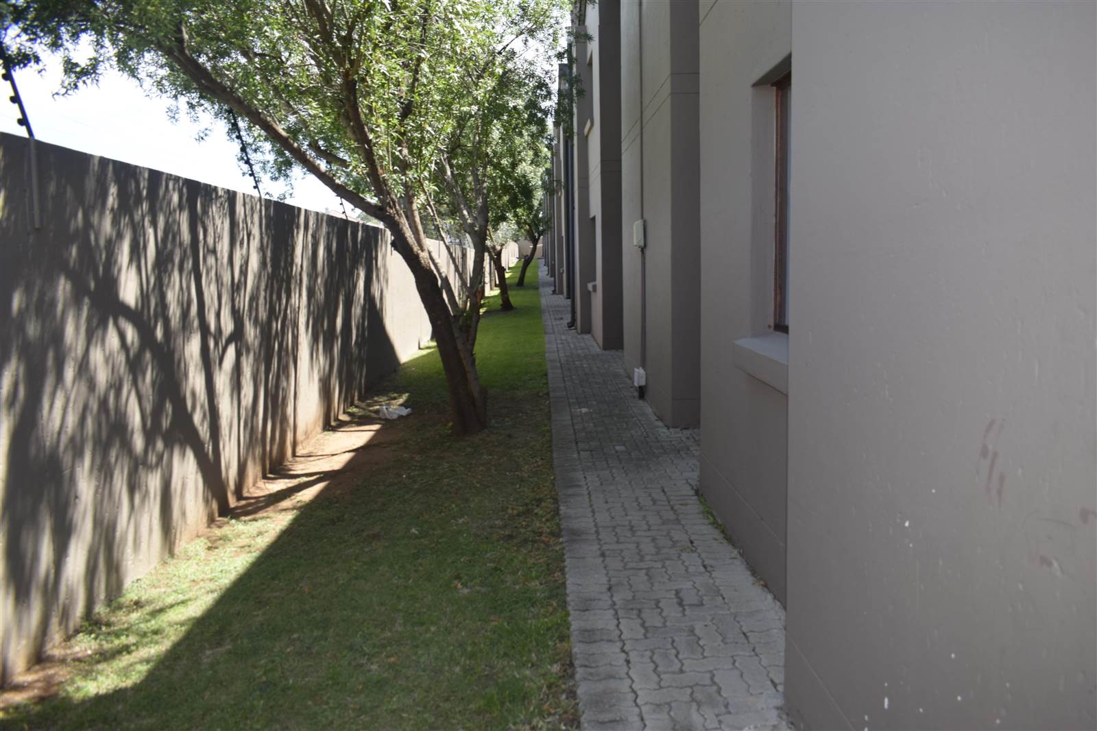 2 Bed Townhouse in Helderwyk photo number 4