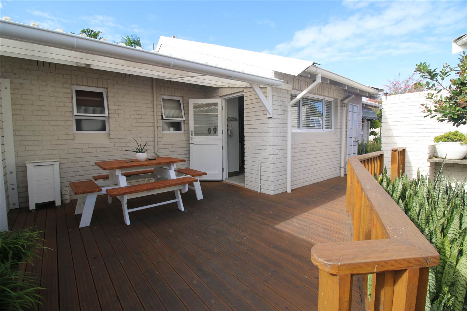 3 Bed House in Beacon Bay photo number 7