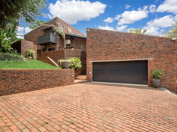 4 Bedroom House 4 Bedroom House