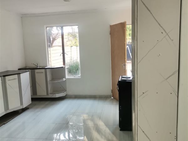 2 Bedroom Flat 2 Bedroom Flat