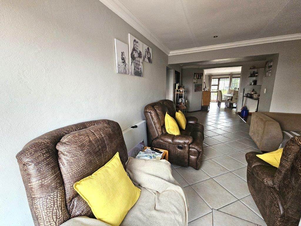 2 Bed Townhouse in Linksfield Ridge photo number 12
