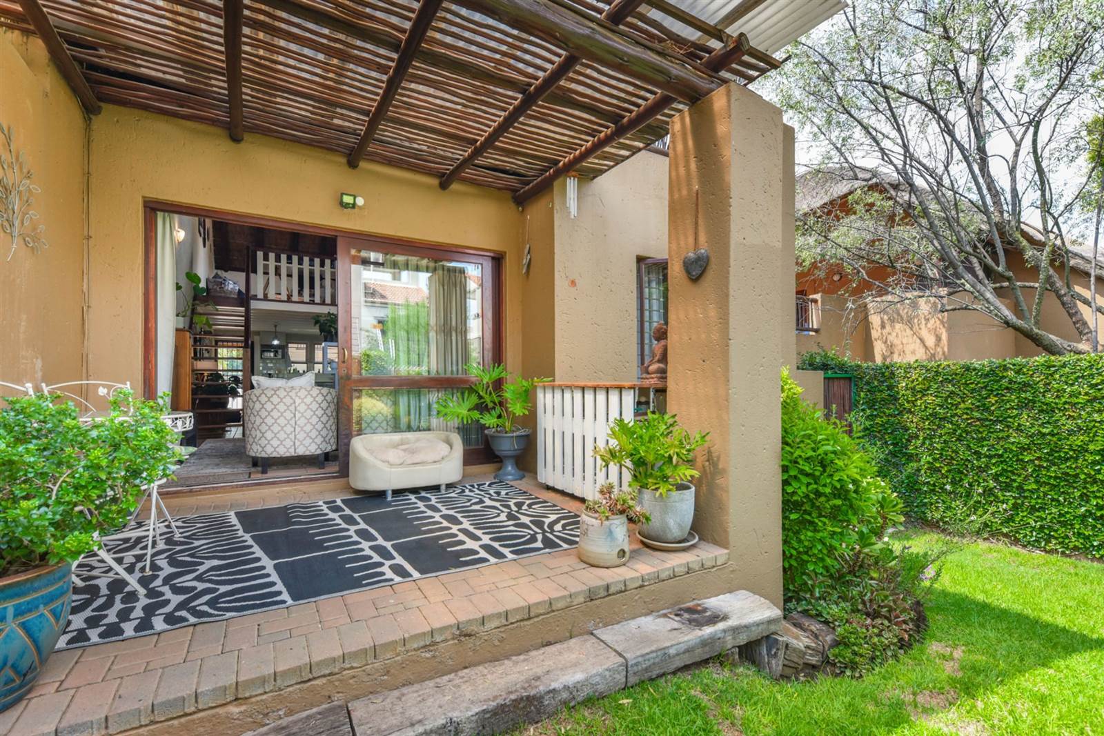 2 Bed Townhouse in Douglasdale photo number 8