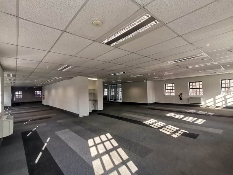 376  m² Office Space in Parktown North photo number 25