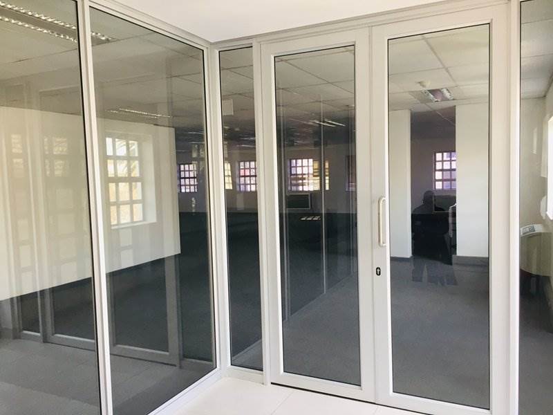 376  m² Office Space in Parktown North photo number 14