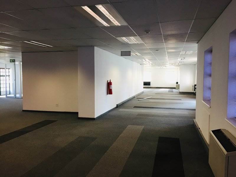 376  m² Office Space in Parktown North photo number 18