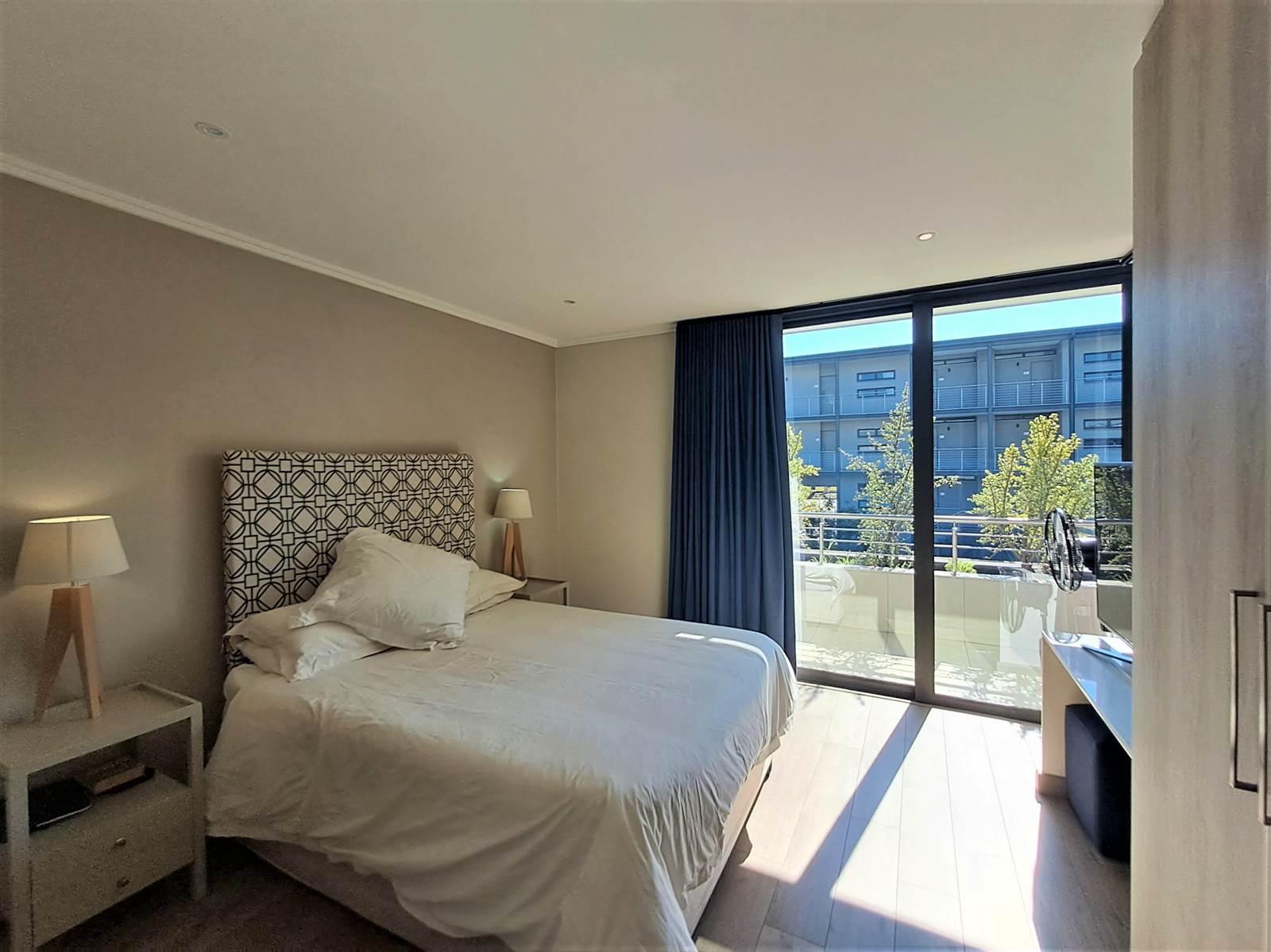 2 Bed Apartment in Dunkeld West photo number 16