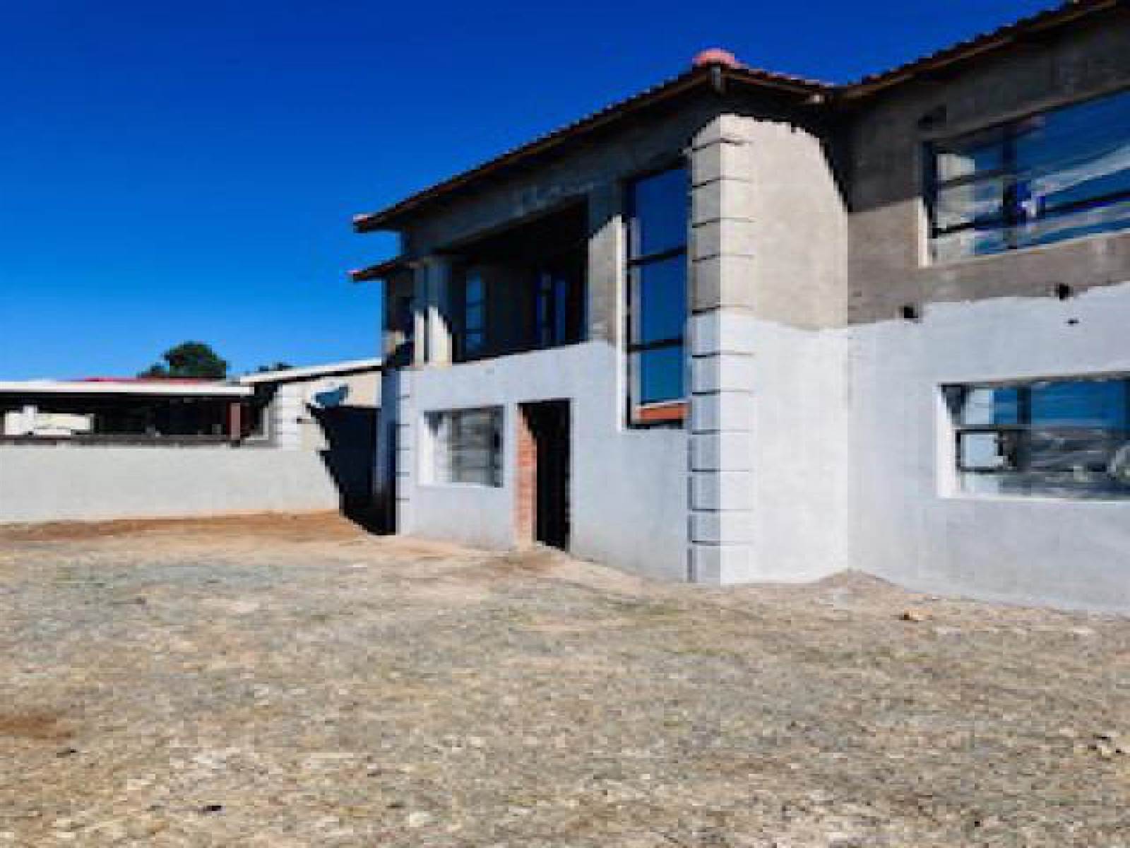 2 Bed House in Southernwood photo number 2