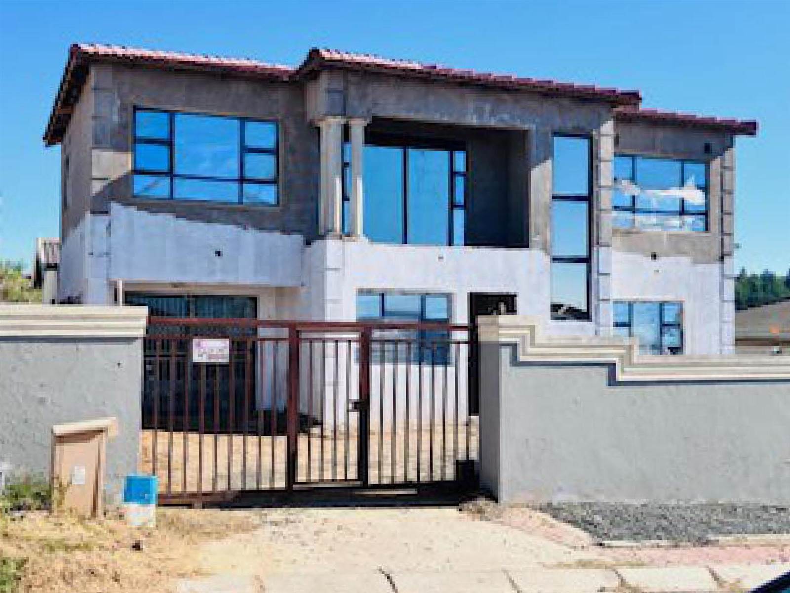 2 Bed House in Southernwood photo number 1
