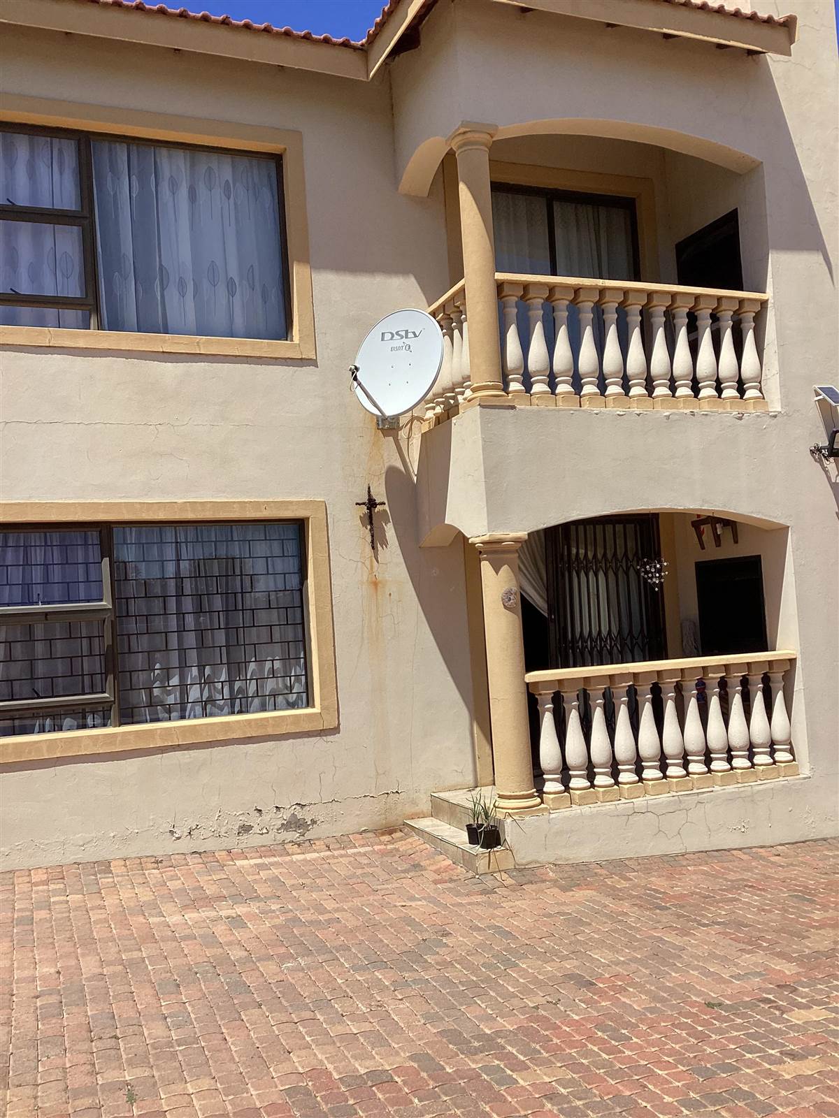 2 Bed House in Wilkoppies photo number 3