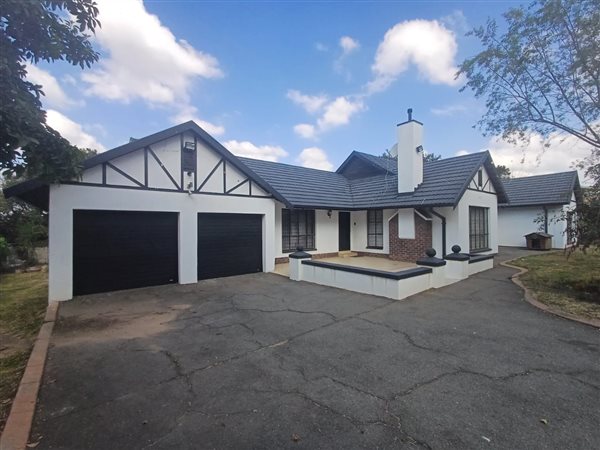 4 Bedroom House 4 Bedroom House