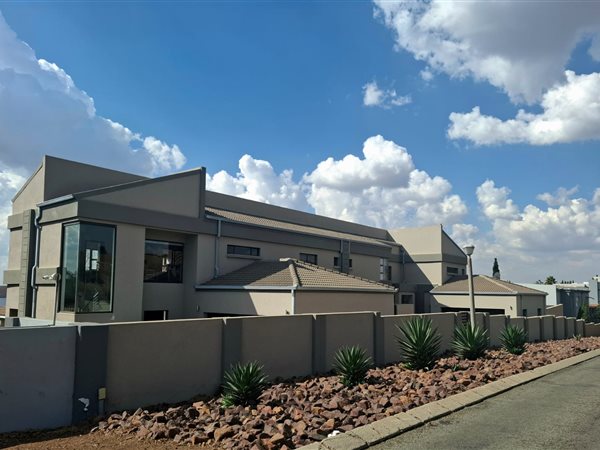 3 Bedroom House 3 Bedroom House