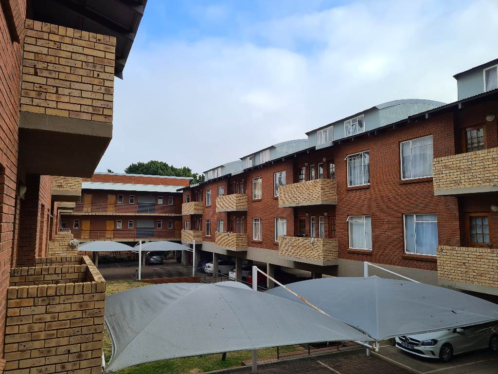 1 Bed Apartment in Braamfontein Werf photo number 17