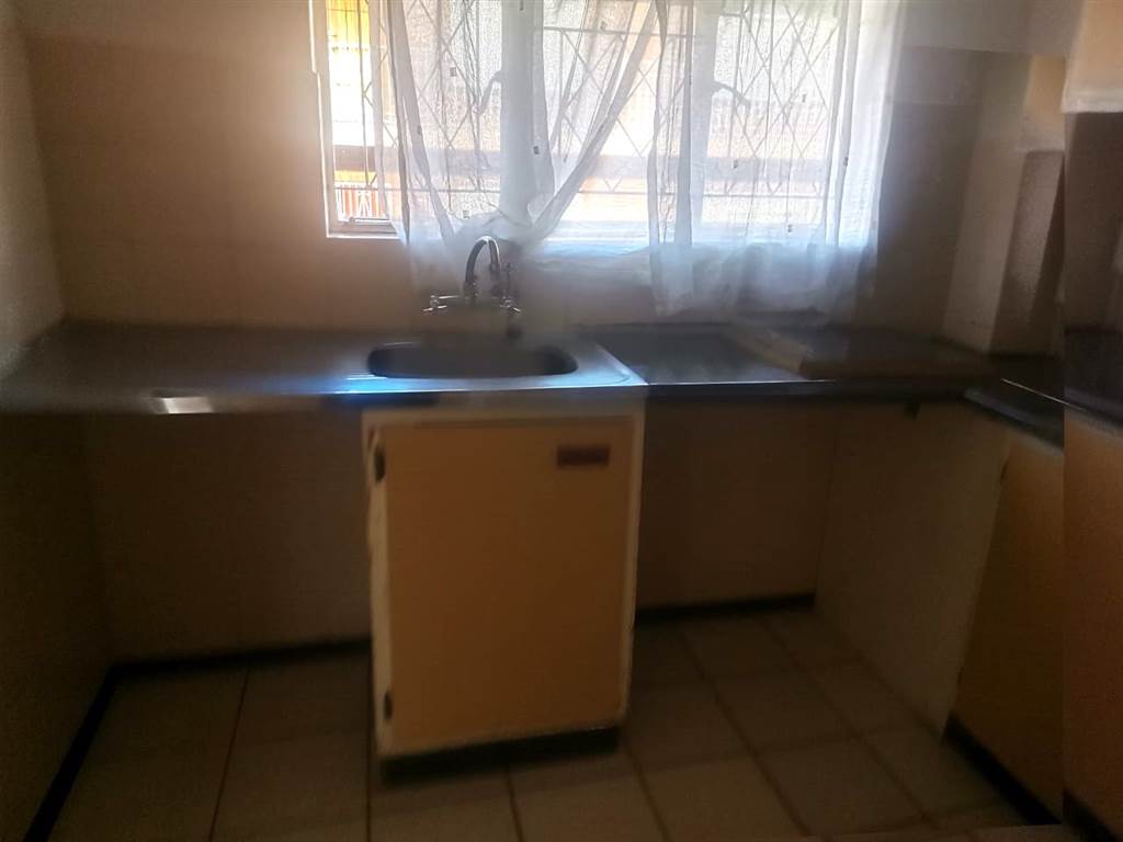 2 Bed Apartment in Scottsville photo number 13