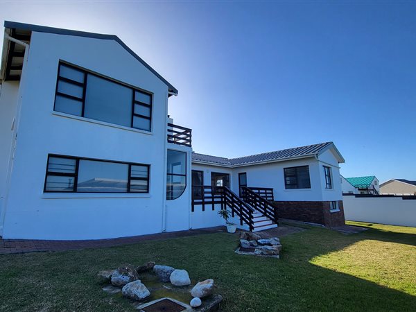5 Bed House in Cape St Francis