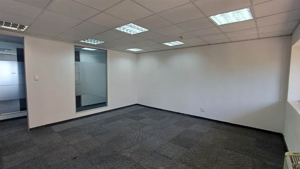 30  m² Commercial space in Woodmead photo number 20