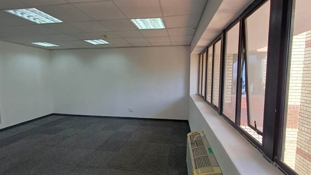 30  m² Commercial space in Woodmead photo number 19