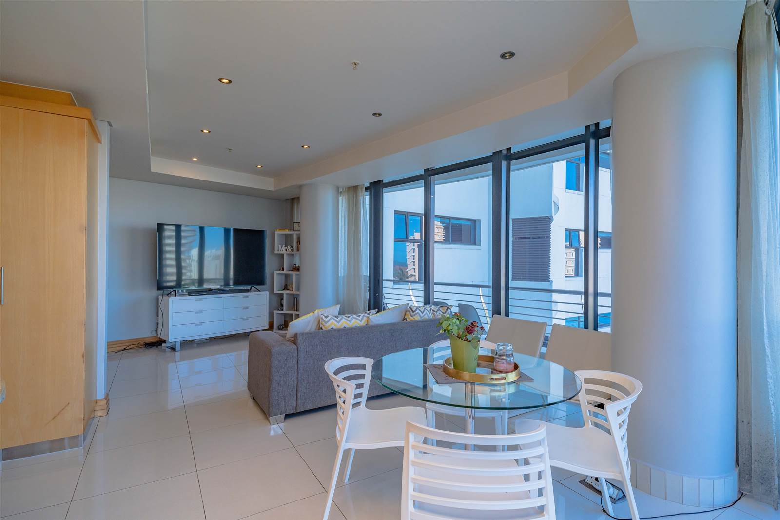 1 Bed Apartment in Umhlanga Rocks photo number 14