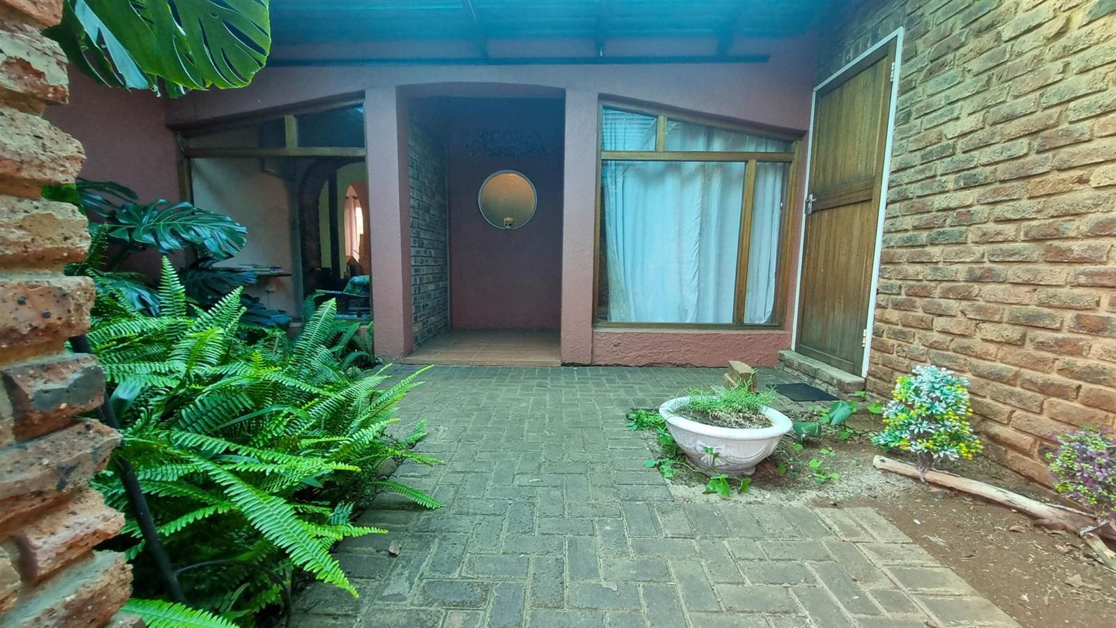 4 Bed House in Kanonkop photo number 5
