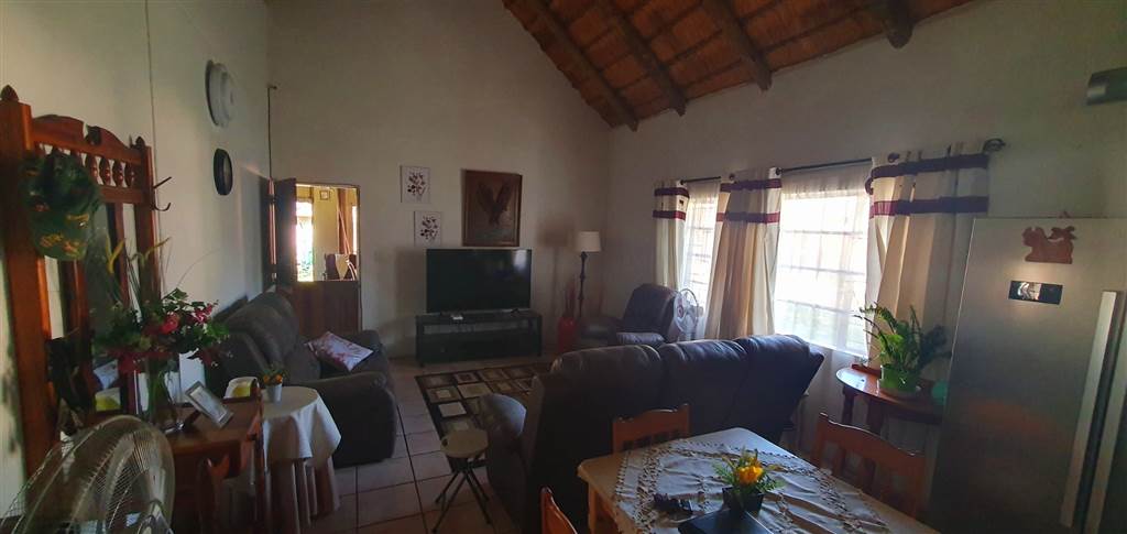 2 Bed House in Mookgophong (Naboomspruit) photo number 6