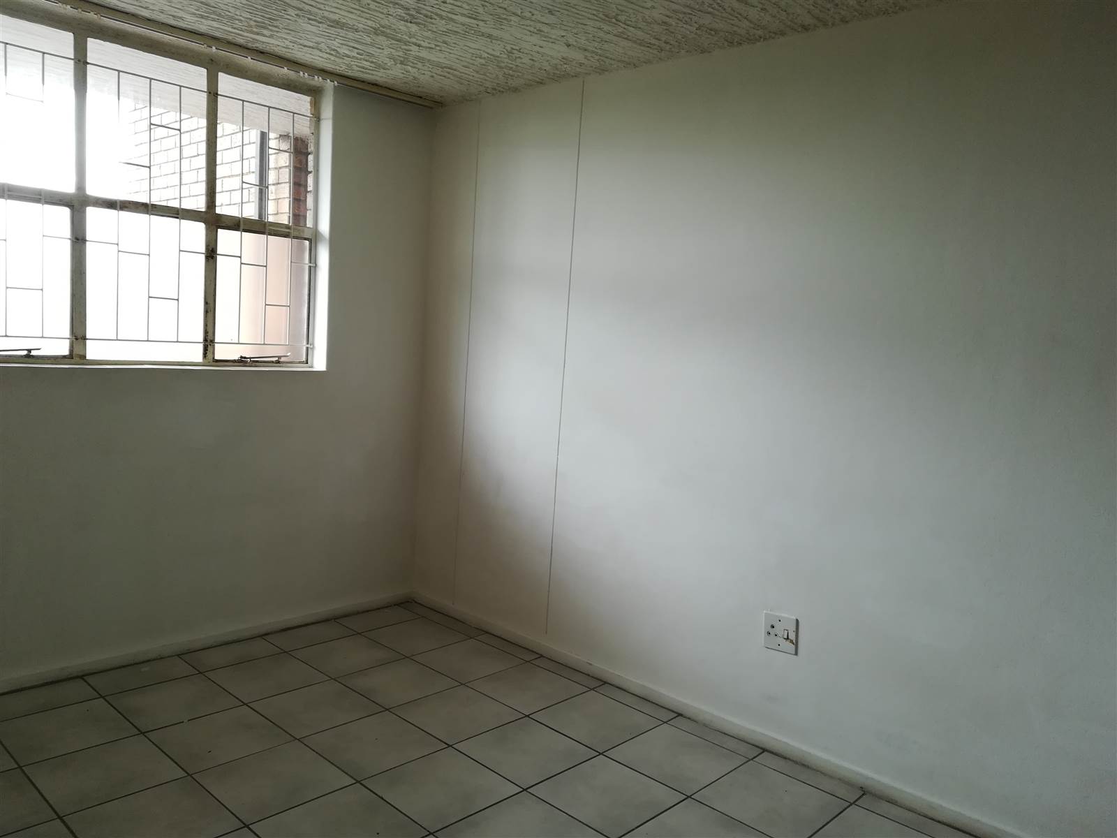 2.5 Bed Apartment in Rietfontein photo number 8