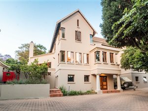 5 Bed House in Baileys Muckleneuk