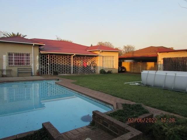 3 Bed House in Brakpan Central photo number 19