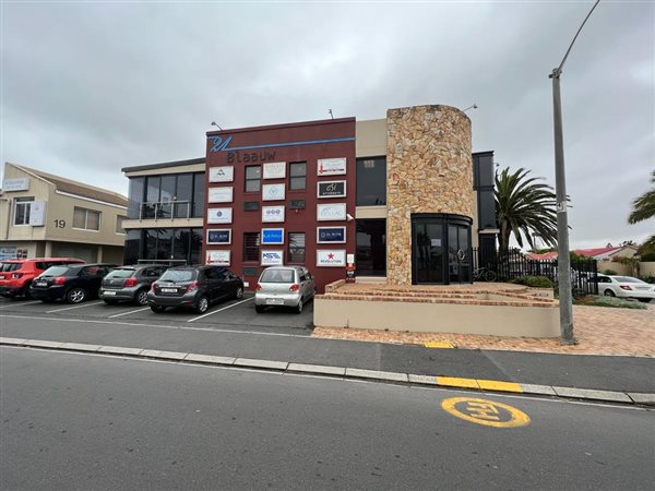 67  m² Retail Space in Tableview