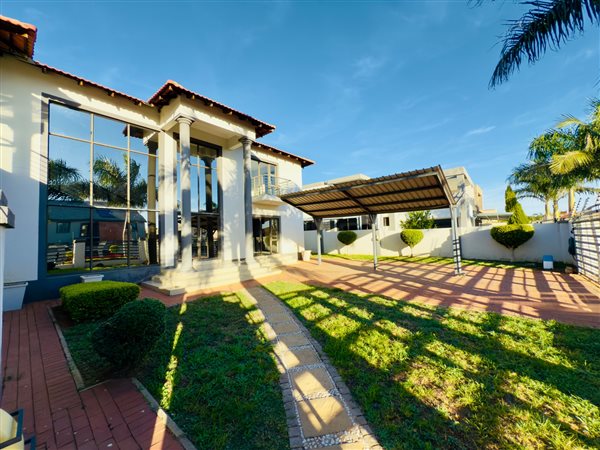6 Bedroom House 6 Bedroom House