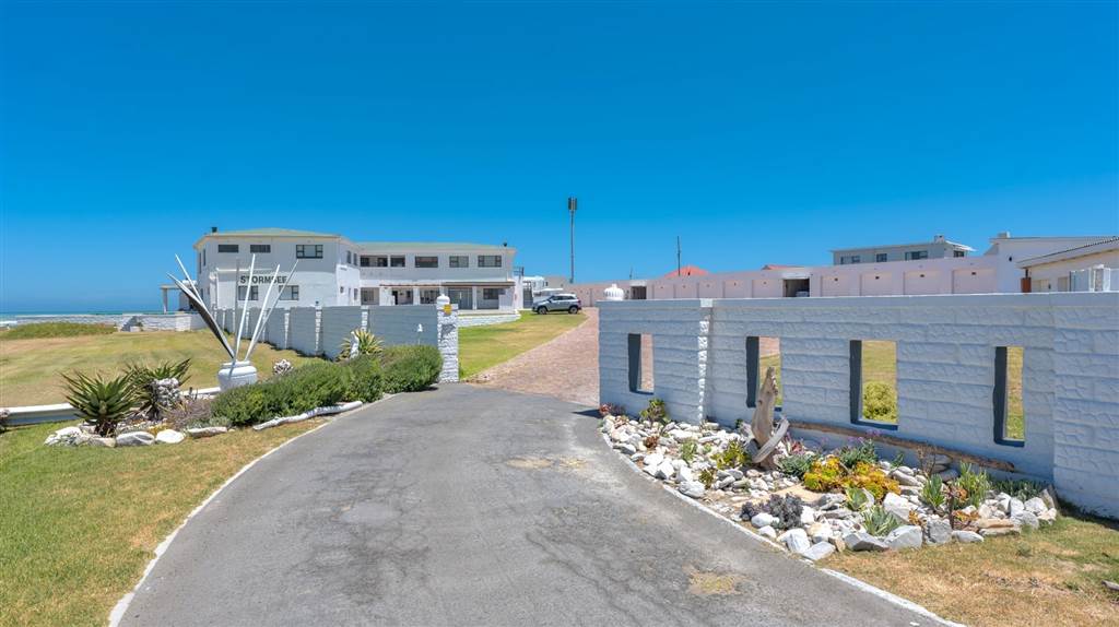 2 Bed Apartment in Agulhas photo number 1