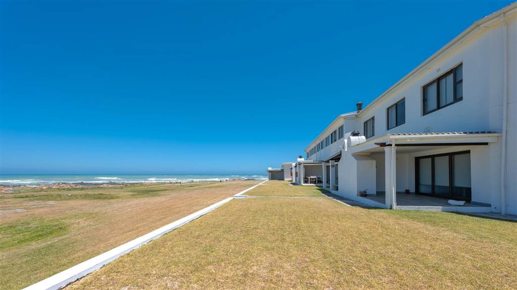 2 Bed Apartment in Agulhas photo number 15
