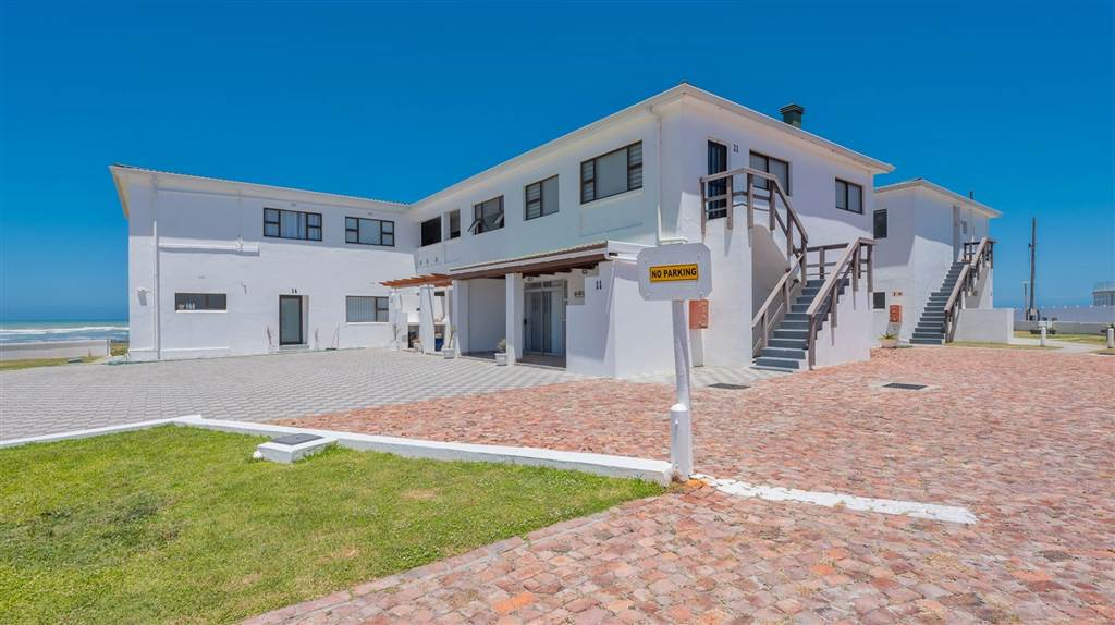 2 Bed Apartment in Agulhas photo number 13