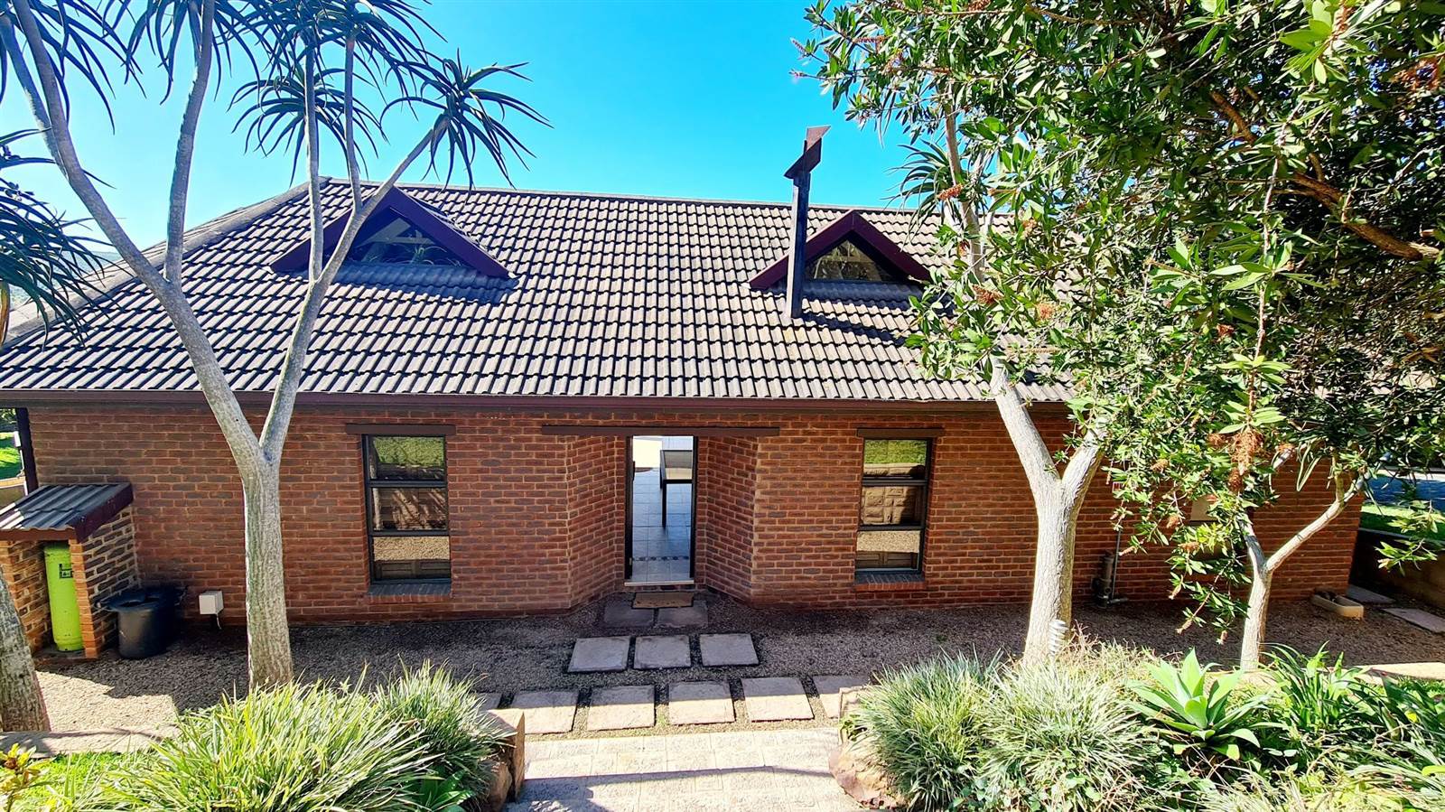 4 Bed House in Camperdown photo number 3